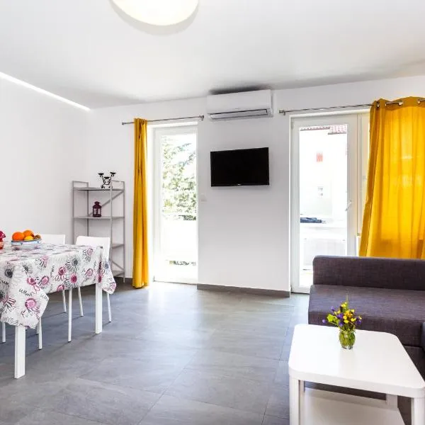 Adria and Nautica Apartments - Kuća&More House No13, hotel i Krk