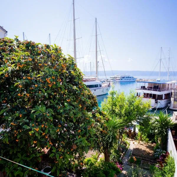 Mediterranean Garden Apartements, hotel in Krilo
