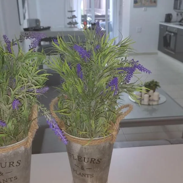 Lavender Home, hotel in Volos