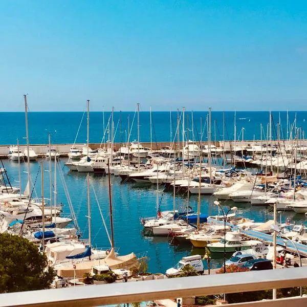 Superbe appartement en bord de mer, près du centre et des plages, ξενοδοχείο στη Μεντόν