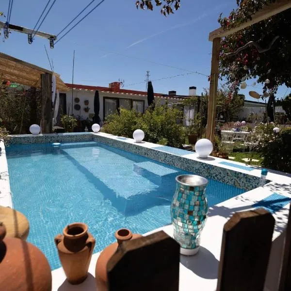 Beach House Babylon guest house with kitchenette and garden, hotel en Torreira