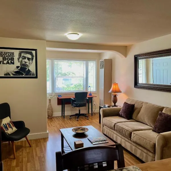 Great downtown Sandpoint location!, hotel v destinaci Sandpoint