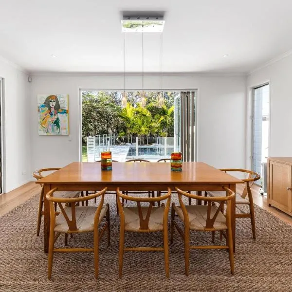 Seaside Beach House, hotel i Marcoola