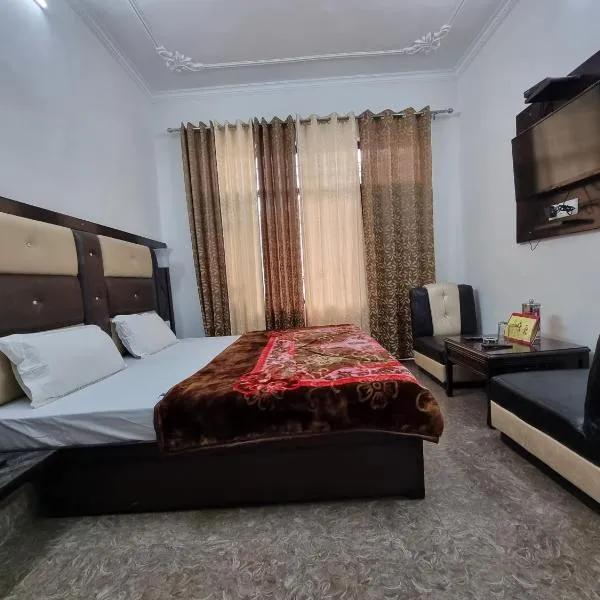 Hotel Vivek Nomadic, hotel em Banikhet