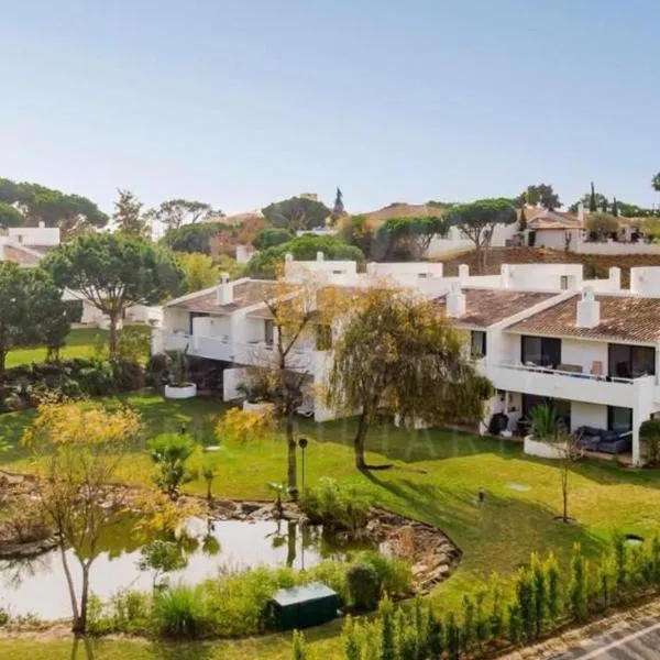 Scarlet's Place - 1 bed Victory Village Quinta Do Lago - beach, nature, lakes, hotel v mestu Quinta do Lago