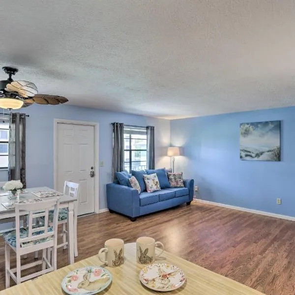 Idyllic Fort Pierce Retreat - Walk to Beach!, hotel in Fort Pierce