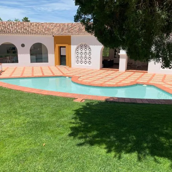 Casa Pitta Charm Villa, hotel v destinaci Santarém