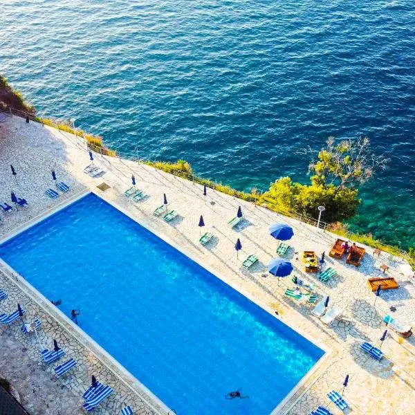 Villa Amos at Aquamarine Residence, hotel v destinaci Vlorë