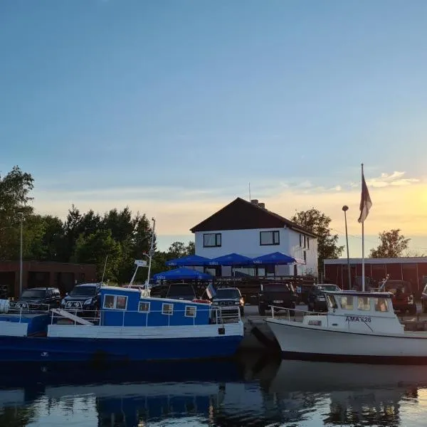 Prangli sadama majutus, hotel v destinaci Kelnase