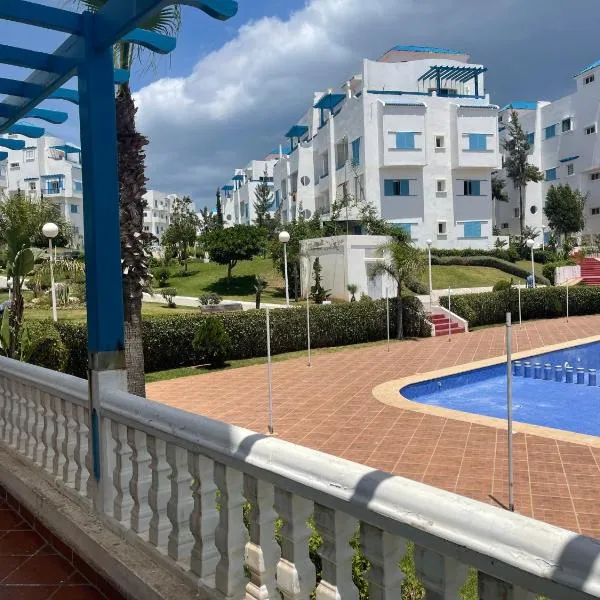 Luxury apartment with swimming pool view, hotel sa Marina Smir