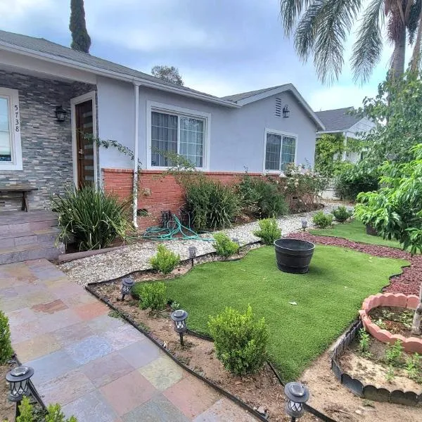 Large 1-Bedroom with kitchen In Encino, hotel v destinaci Encino