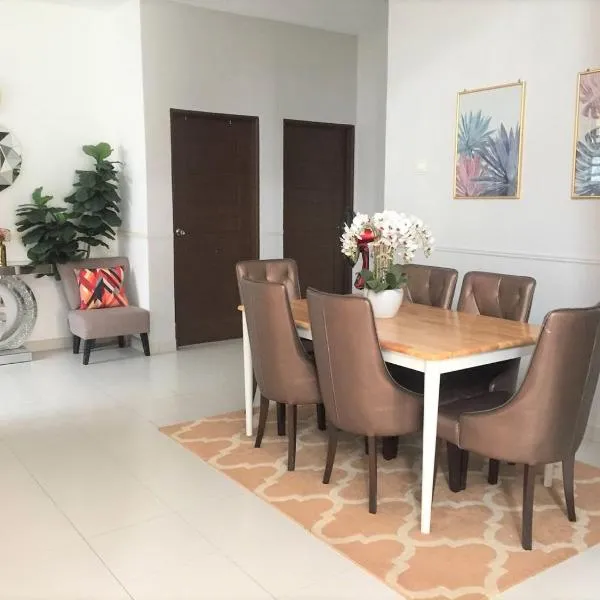 CASA ADELIA GUESTHOUSE BALOK PERDANA GEBENG, hotel in Kampung Saberang Balok