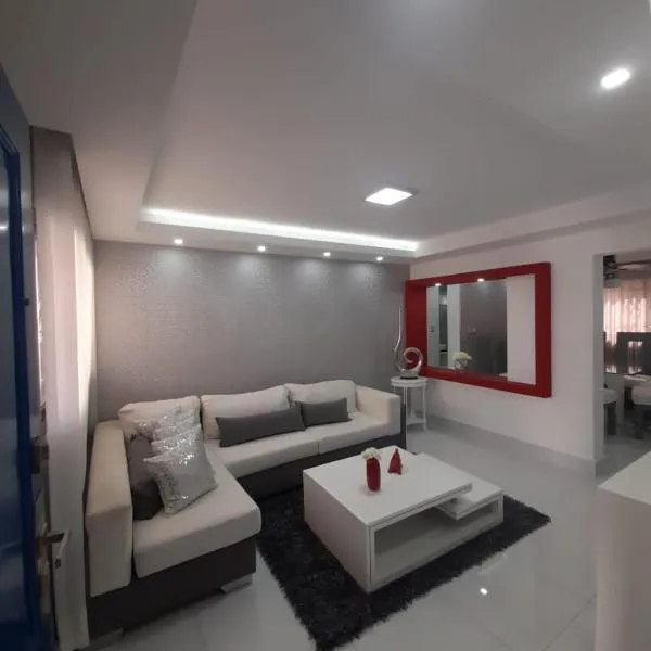 Hermoso apartamento Residencial madera I, hotel v destinaci Santiago de los Caballeros