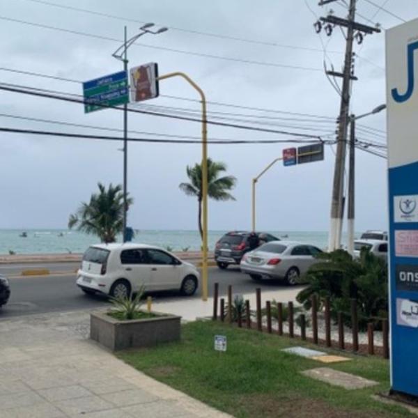 Apartamento na praia de Jatiúca com piscina e área de lazer