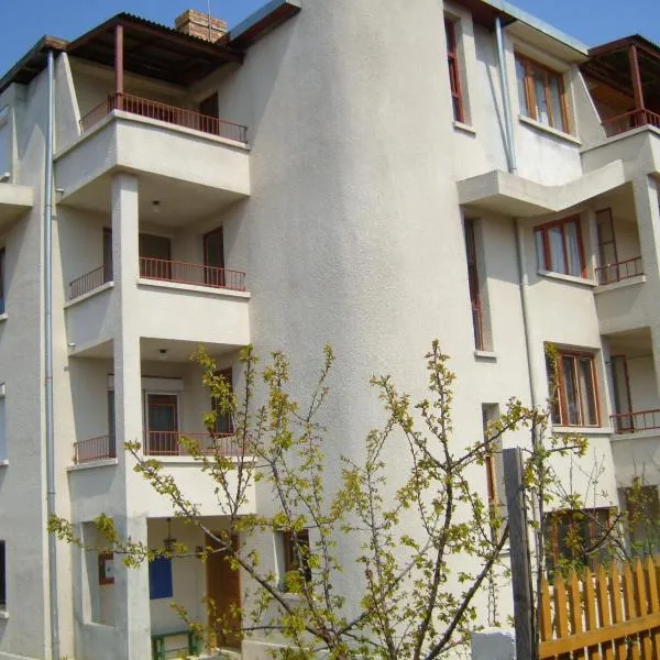 Сотирови, самостоятелни стаи, ξενοδοχείο στο Τσερνομόρετς