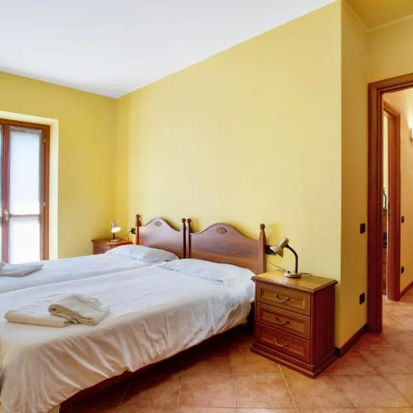 Residence Appartamento Roma, hotel v destinaci Civate