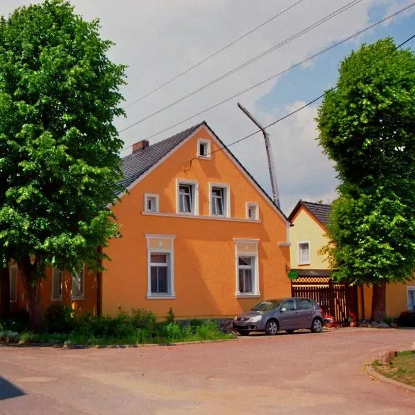 Fünf Linden, hotel v destinaci Straupitz