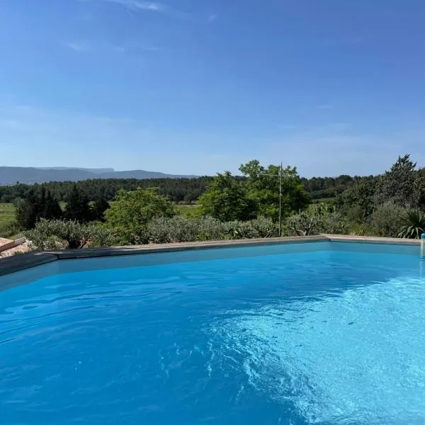Sainte Victoire le Cabanon, hotel v destinaci Puyloubier
