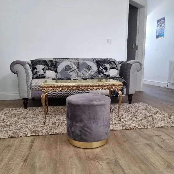 Cheerful 4 bedroom close to Uclan, Preston City Center, hotel a Preston