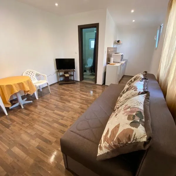 Apartmani LALA 2 Canj, Hotel in Čanj