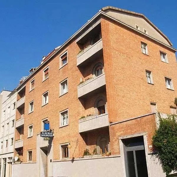 Albergo San Lorenzo, hotel in Istia dʼOmbrone