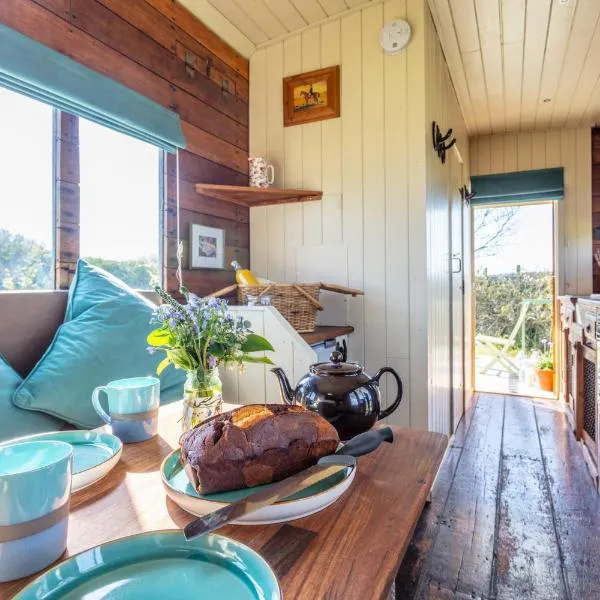 The Hoot Romantic Glamping, hotel v destinaci Southwick