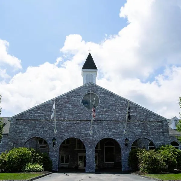 Colonial Hotel, hotel in Rindge