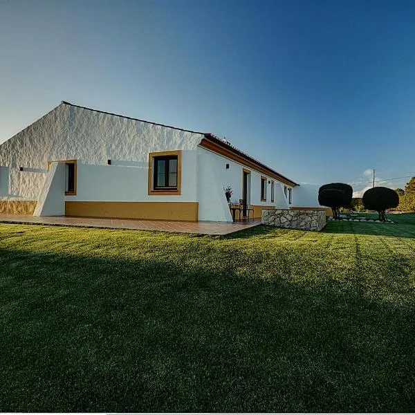 Monte Joao Roupeiro - Turismo Rural, hotel in Galé de Cima