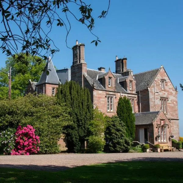 Chirnside Hall Hotel, hotel in Ellemford