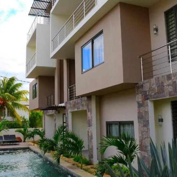 Modern and cosy condo: Westwood Apartments, hotel v destinaci Flic-en-Flac