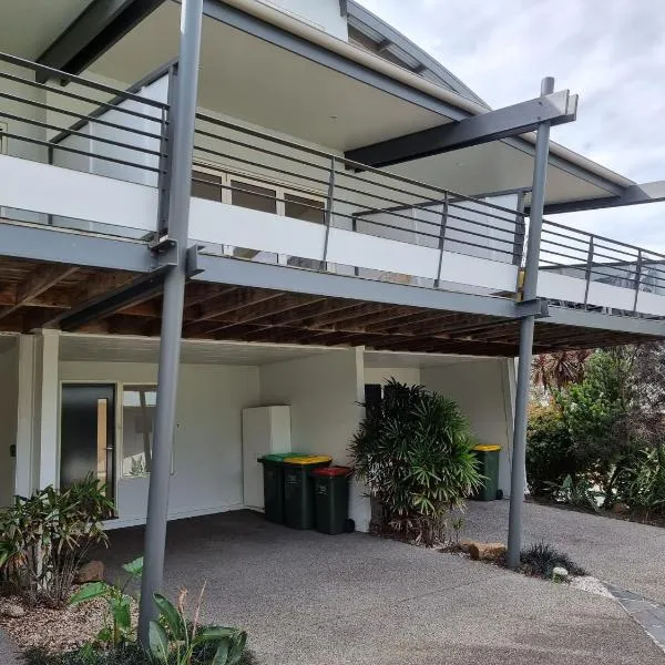 Beatons Beach Front Studio Inverloch, ξενοδοχείο σε Inverloch
