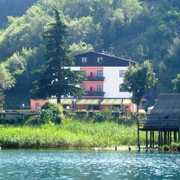 Hotel Cima d'Oro, hotel v destinaci Ledro