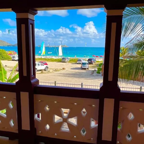 5 bed-rooms Front-Beach apartment at Orient Beach – hotel w mieście Orient Bay