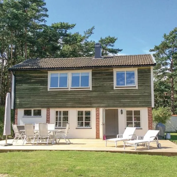 Gorgeous Home In Borrby With Wifi, hotel in Borrby
