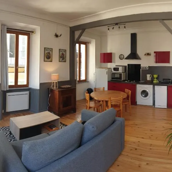 L'appart aux volets rouges, hotel v destinaci Saint-Bonnet-en-Champsaur