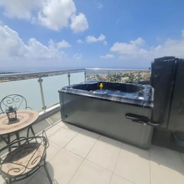 Panoramic Holidays - Deluxe 6, hotel in Peyia
