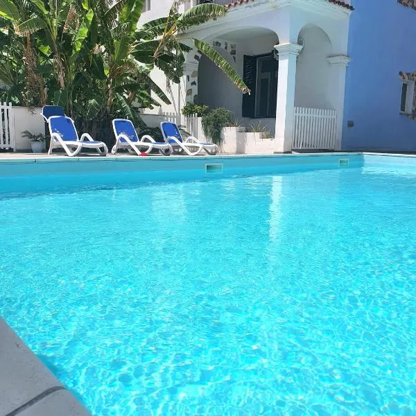 Cedro - Appartamento in residence con piscina condivisa, hotel a Orosei