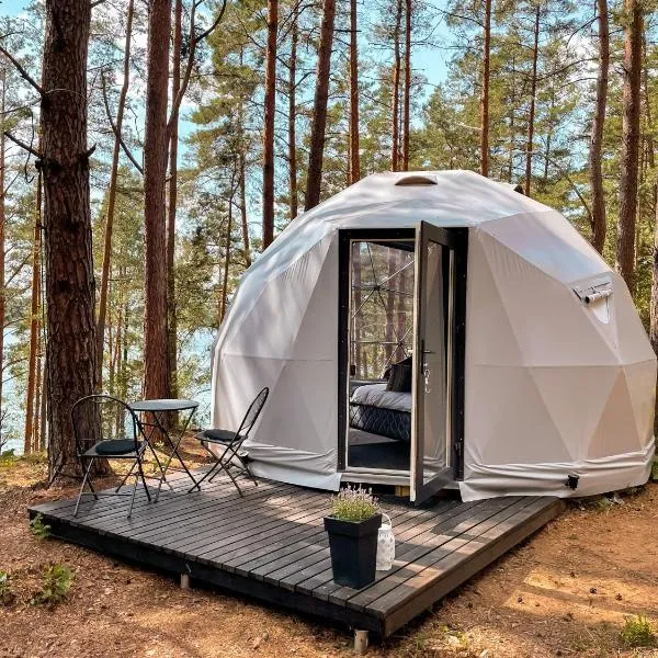 Skywoods.glamping, hotel v destinaci Molėtai