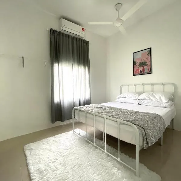 Cosy little home near to the town, hotel in Kampong Cherang Tuli