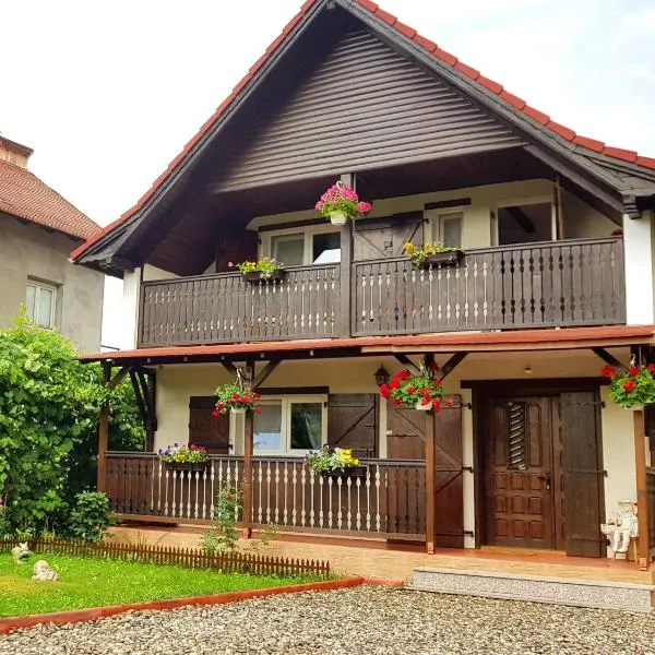 Casa Ursului โรงแรมในBujoreni