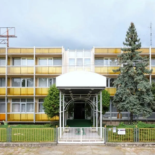 Retro Lido - Vonyarcvashegy, hotel in Balatonederics