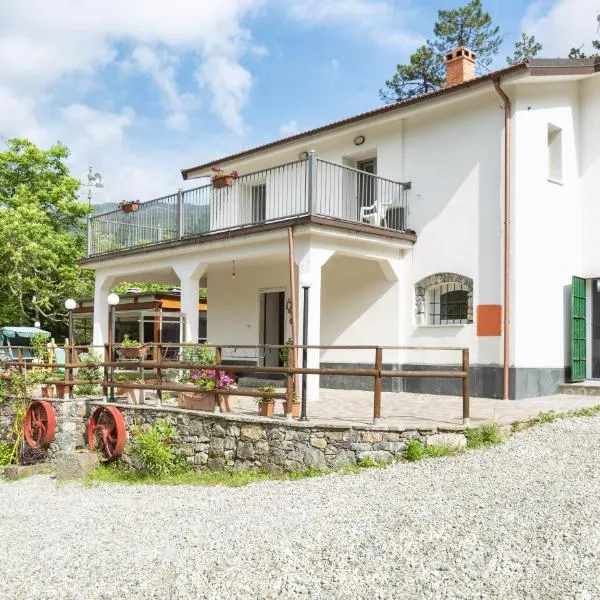 VILLA EMILY, hotel i Framura