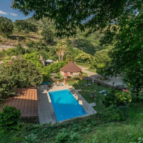 Apartamentos Rurales El Solitario, hotel i Baños de Montemayor