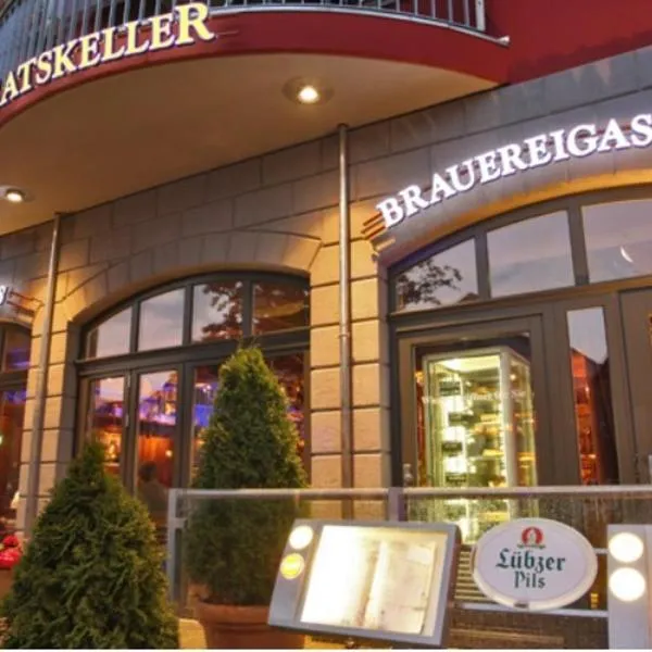 Ratskeller Waren, hotel en Waren