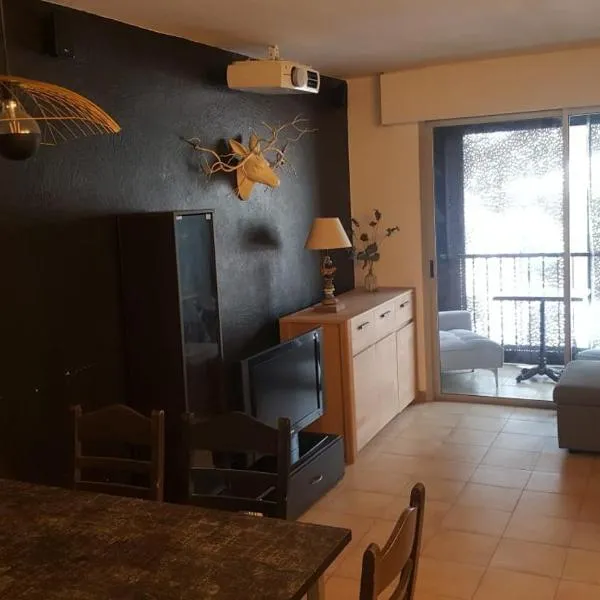 Studio à Calvi proche de la mer et des commerces, ξενοδοχείο στο Καλβί