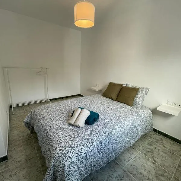 Apartamentos Los Senderos de Tolox: Tolox'da bir otel