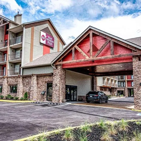 Best Western Plus Apple Valley Lodge Pigeon Forge، فندق في Large Island