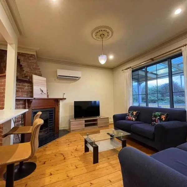 Ocean Road Holiday House, hotel in Marengo