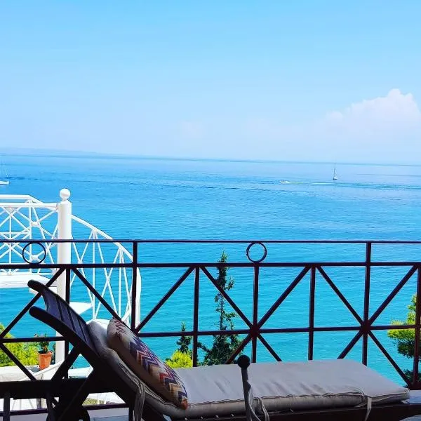 Deep Blue Villas, hotel v destinácii Vasilikos