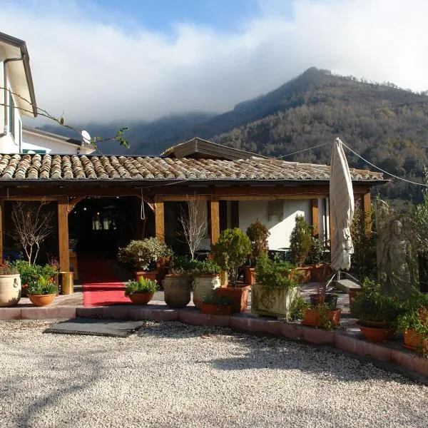 Agriturismo Cupiglione, hotel v destinaci Lago